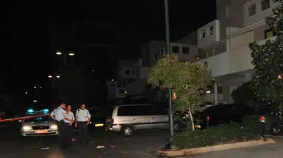 שוטרים ליד ביתו של עו"ד אורי גאון שוטרים ליד ביתו של עו"ד אורי גאון
