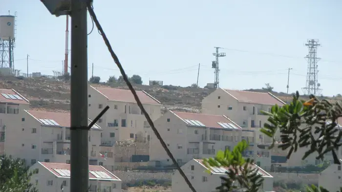בנייה בלתי חוקית בשכונת ג'בל ררטיס בהתנחלות בית אל בנייה בלתי חוקית בשכונת ג'בל ררטיס בהתנחלות בית אל