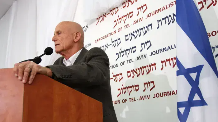 עמי אילון מודיע על פרישתו ממפלגת העבודה עמי אילון מודיע על פרישתו ממפלגת העבודה