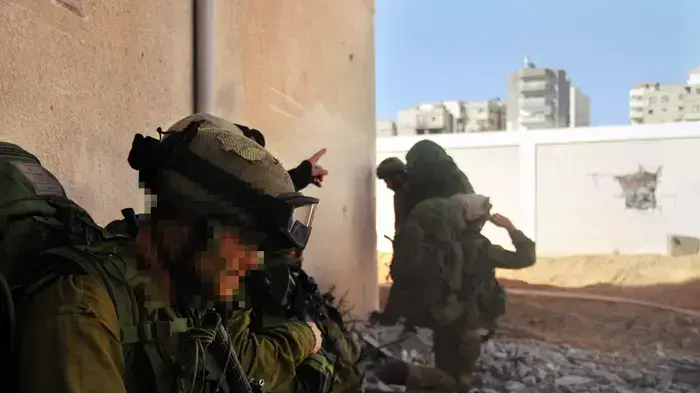 כוחות צנחנים בזמן פעילות ברצועת עזה כוחות צנחנים בזמן פעילות ברצועת עזה