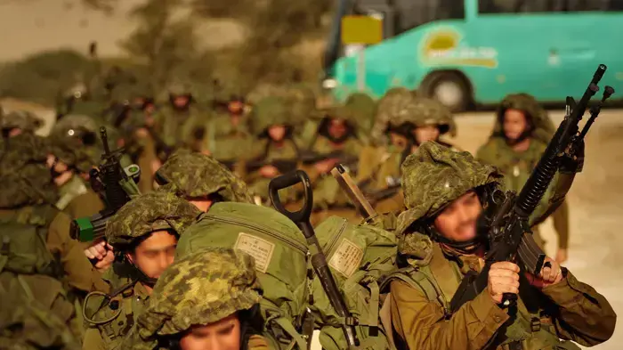 כוחות מילואים בכניסה לרצועת עזה כוחות מילואים בכניסה לרצועת עזה