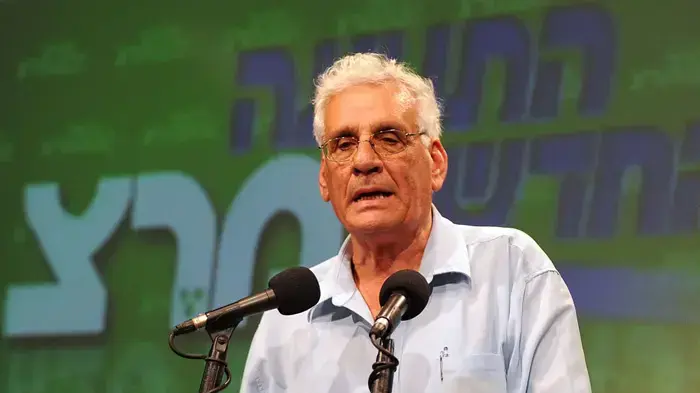 חיים אורון במטה התנועה החדשה מרצ חיים אורון במטה התנועה החדשה מרצ