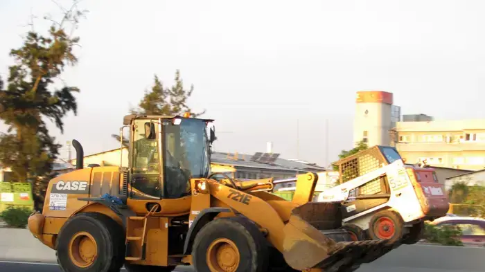טרקטור מרים טרקטור קטן בכף טרקטור מרים טרקטור קטן בכף