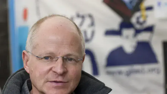 אוהל המחאה של משפחת שליט מול בית ראש הממשלה אוהל המחאה של משפחת שליט מול בית ראש הממשלה