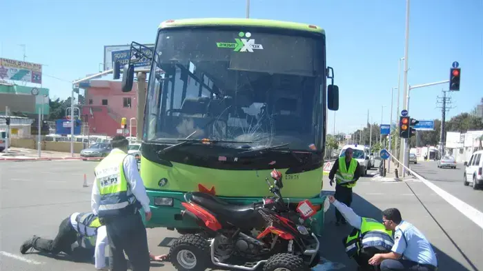 תאונת דרכים בה נהרג נהג טרקטורון בפתח תקווה תאונת דרכים בה נהרג נהג טרקטורון בפתח תקווה