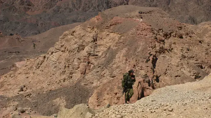 חיילת מקרקל חיילת מקרקל