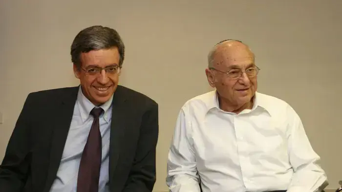 מני מזוז, יעקב נאמן מני מזוז, יעקב נאמן