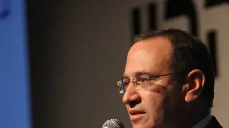 רוני חזקיהו רוני חזקיהו