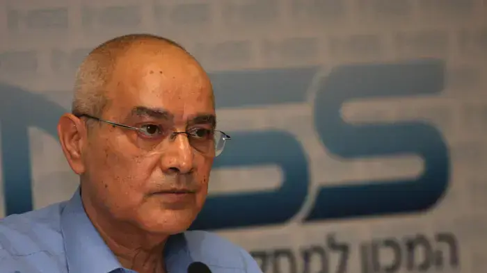 דן חלוץ דן חלוץ