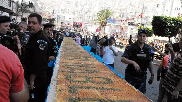 הכנאפה הכי גדולה בעולם הכנאפה הכי גדולה בעולם