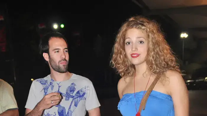 לוקחת צד. מארינה מקסימיליאן בלומין לוקחת צד. מארינה מקסימיליאן בלומין