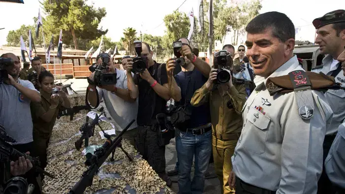 גבי אשכנזי בגיוס חטיבת כפיר גבי אשכנזי בגיוס חטיבת כפיר
