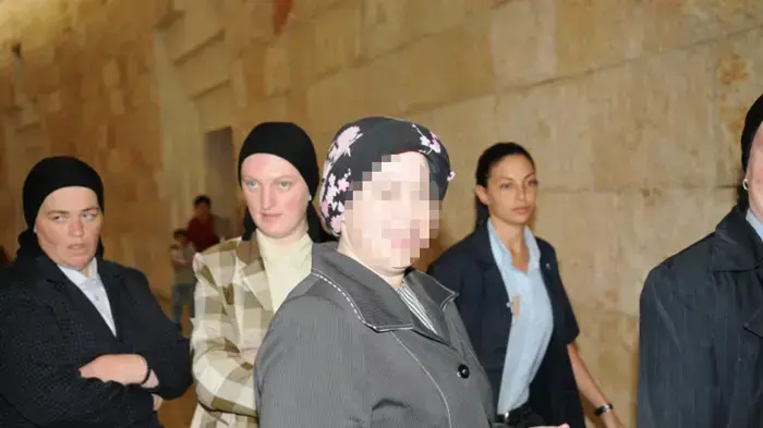 דיון בעניין מעצר האם המרעיבה דיון בעניין מעצר האם המרעיבה