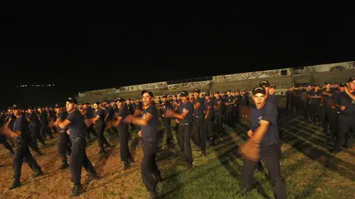אנשי מנגנוני הביטחון הפלסטיניים מתאמנים בג'נין אנשי מנגנוני הביטחון הפלסטיניים מתאמנים בג'נין