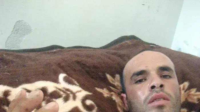 פלסטיני הטוען כי הותקף ע"י חיילי צה"ל פלסטיני הטוען כי הותקף ע"י חיילי צה"ל