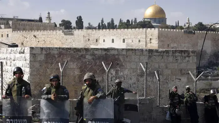 חיילים שומרים בירושלים חיילים שומרים בירושלים
