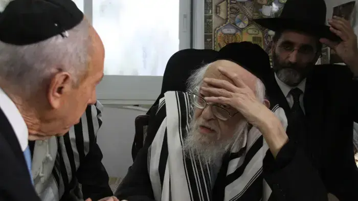 הרב אליישיב ושמעון פרס הרב אליישיב ושמעון פרס