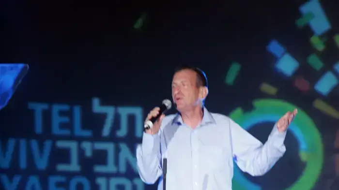 ראש העיר רון חולדאי במסיבת הסיום לחגיגות ה-100 לתל אביב ראש העיר רון חולדאי במסיבת הסיום לחגיגות ה-100 לתל אביב