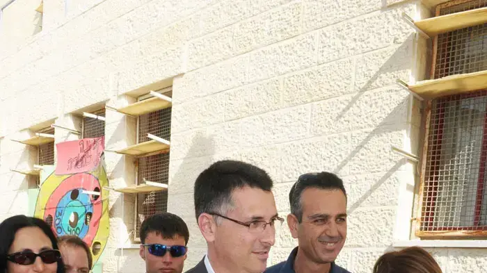ביקור שר החינוך גדעון סער בבי"ס אורט מינקוף במסגרת שבוע תנועות הנוער ביקור שר החינוך גדעון סער בבי"ס אורט מינקוף במסגרת שבוע תנועות הנוער