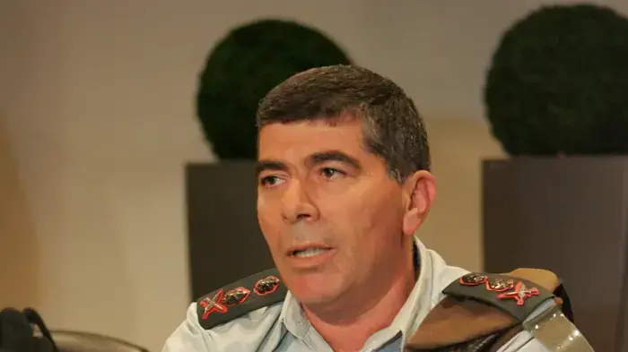גבי אשכנזי בסקירה בנושא ספינת הנשק נובמבר 2009 גבי אשכנזי בסקירה בנושא ספינת הנשק נובמבר 2009
