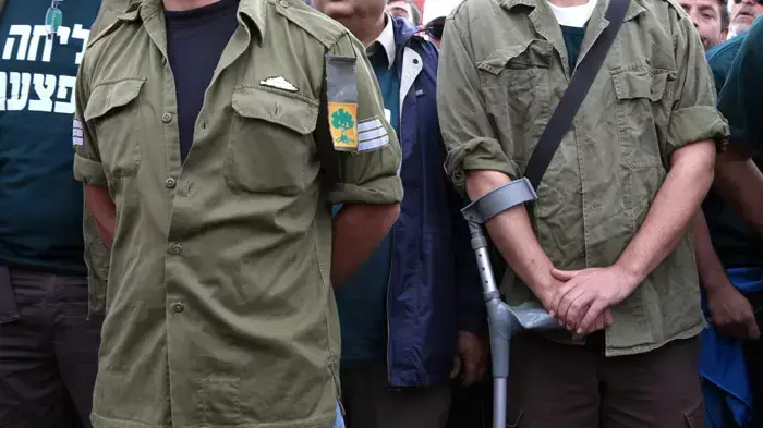 נכי צה"ל הפגינו מול בית שר הביטחון נכי צה"ל הפגינו מול בית שר הביטחון