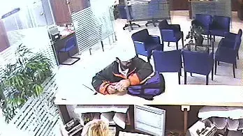 שודד הבנקים, משה טובול, שגנב במהלך השנה האחרונה ברמת השרון, תל אביב ראשון לציון ופתח תקווה בנקים באמצעות פתק שודד הבנקים, משה טובול, שגנב במהלך השנה האחרונה ברמת השרון, תל אביב ראשון לציון ופתח תקווה בנקים באמצעות פתק