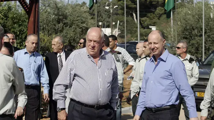 צחי הנגבי ורוני בר צחי הנגבי ורוני בר