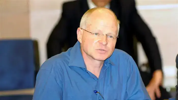 אביבה ונעם שליט בפגישה עם יולי אדלשטיין אביבה ונעם שליט בפגישה עם יולי אדלשטיין