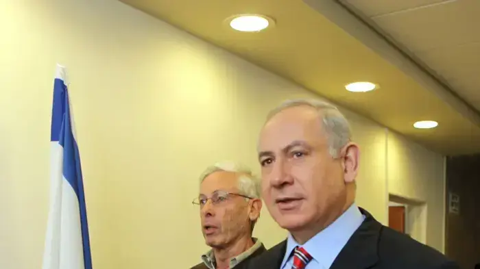 נתניהו והשר בני בגין בישיבת הממשלה היום נתניהו והשר בני בגין בישיבת הממשלה היום