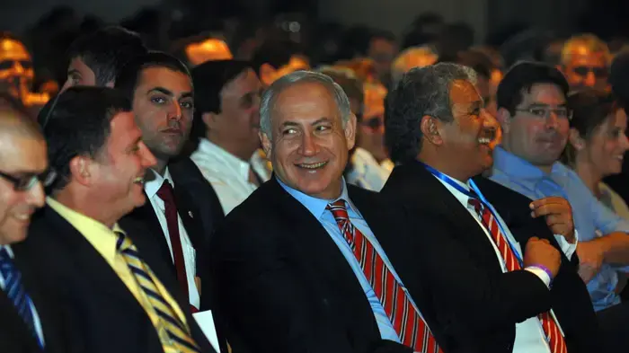 בנימין נתניהו וסטס מיסז'ניקוב בכנס אילת לעיתונות נובמבר 2009 בנימין נתניהו וסטס מיסז'ניקוב בכנס אילת לעיתונות נובמבר 2009