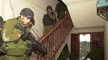 חיילי צהל במחנה הפליטים אל בוריאדג חיילי צהל במחנה הפליטים אל בוריאדג