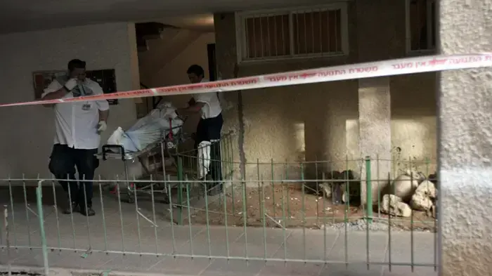 צעיר נרצח בדקירות סכין בראשון לציון ינואר 2010 צעיר נרצח בדקירות סכין בראשון לציון ינואר 2010