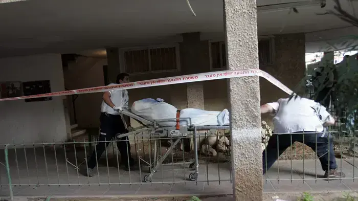 צעיר נרצח בדקירות סכין בראשון לציון ינואר 2010 צעיר נרצח בדקירות סכין בראשון לציון ינואר 2010
