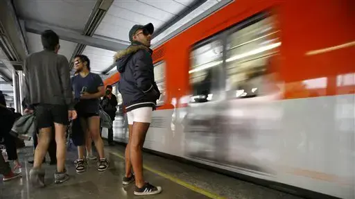 יום נסיעה ברכבת תחתית ללא מכנסיים, מקסיקו יום נסיעה ברכבת תחתית ללא מכנסיים, מקסיקו