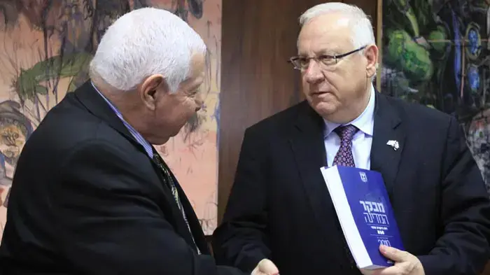 רובי ריבלין ומיכה לינדנשטראוס בהגשת דוח מבקר המדינה ינואר 2010 רובי ריבלין ומיכה לינדנשטראוס בהגשת דוח מבקר המדינה ינואר 2010