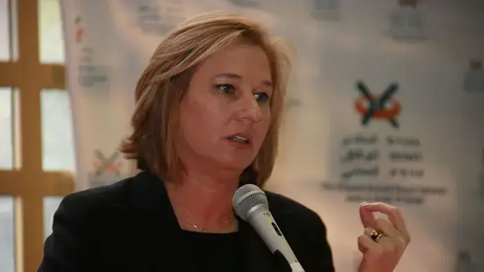 יו"ר האופוזיציה, ציפי לבני, נשאה דברים לפני זמן קצר בכנס יפו החמישי שנערך במרכז הערבי-יהודי בעיר. יו"ר האופוזיציה, ציפי לבני, נשאה דברים לפני זמן קצר בכנס יפו החמישי שנערך במרכז הערבי-יהודי בעיר.