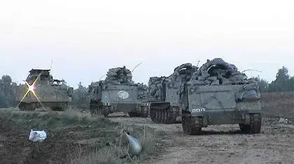 כוחות צהל בעיירת בית חנון כוחות צהל בעיירת בית חנון