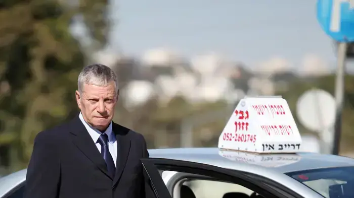 תוכנית חדשה לבוחני נהיגה- בגדים ייצוגיים הכוללים מקטורן ועניבה ינואר 2010 תוכנית חדשה לבוחני נהיגה- בגדים ייצוגיים הכוללים מקטורן ועניבה ינואר 2010