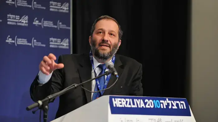 אריה דרעי בכנס הרצליה פברואר 2010