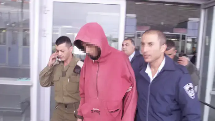 המסתנן הבדואי שנכנס לרצועת עזה ינואר 2010 המסתנן הבדואי שנכנס לרצועת עזה ינואר 2010