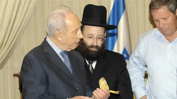 ארגון מגדלי הפירות מציג פיתוחים חדשים לנשיא המדינה ארגון מגדלי הפירות מציג פיתוחים חדשים לנשיא המדינה