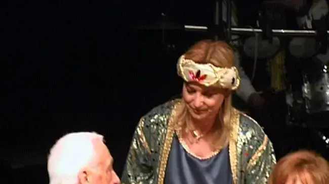 אריק שרון בחגיגות המימונה באשקלון מאי 2000