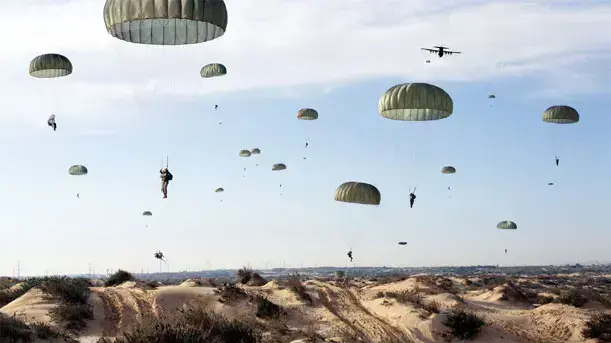 אביב נווה, "צנחנים בפלמחים" אביב נווה, "צנחנים בפלמחים"