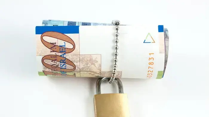 כסף במנעול כסף במנעול