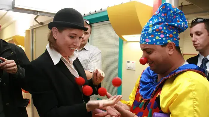 חברי סיעת קדימה בביקור במרכז הרפואי שניידר לרפואת ילדים לרגל חג פורים- פברואר 2010 
