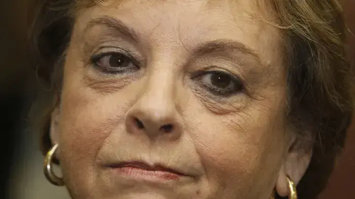 נשיאת בית המשפט העליון, השופטת דורית ביניש נואמת באירוע לזכרו של השופט ד"ר עדי אזר מרץ 2010 נשיאת בית המשפט העליון, השופטת דורית ביניש נואמת באירוע לזכרו של השופט ד"ר עדי אזר מרץ 2010