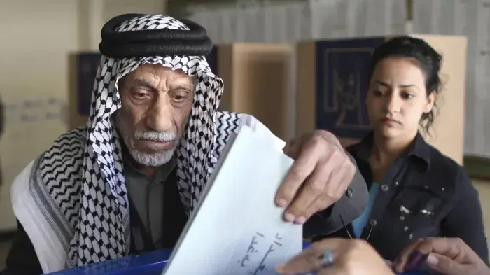 מצביעים בבגדד בבחירות בעירק