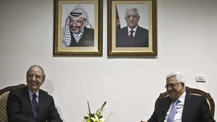השליח האמריקאי למזה"ת ג'ורג' מיטשל נפגש עם אבו מאזן ברמאללה השליח האמריקאי למזה"ת ג'ורג' מיטשל נפגש עם אבו מאזן ברמאללה