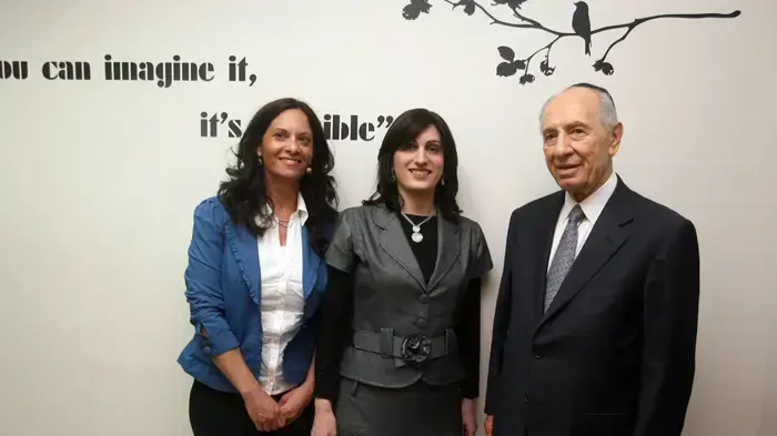 נשיא המדינה שמעון פרס בסיור בבני ברק- מרץ 2010 נשיא המדינה שמעון פרס בסיור בבני ברק- מרץ 2010