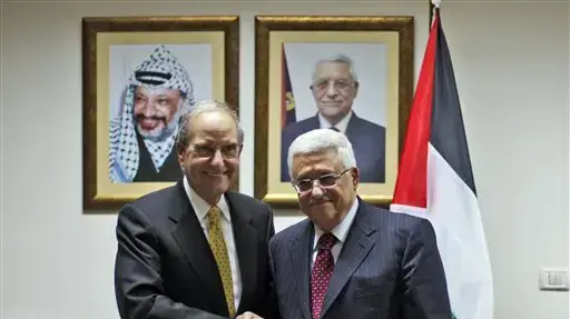 יו"ר הרשות הפלסטינית אבו מאזן והשליח האמריקאי למזרח התיכון ג'ורג' מיטשל יו"ר הרשות הפלסטינית אבו מאזן והשליח האמריקאי למזרח התיכון ג'ורג' מיטשל
